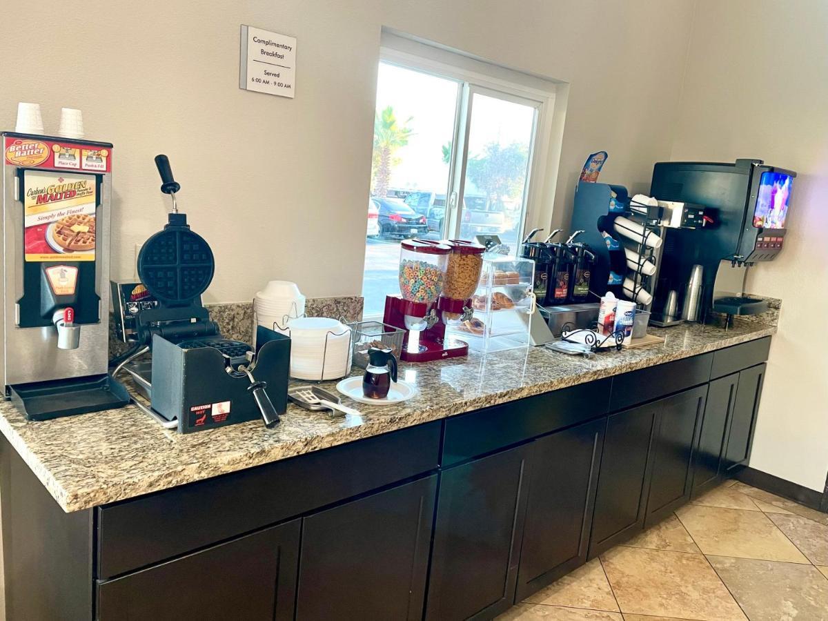 Econo Lodge Inn & Suites Corning Eksteriør billede