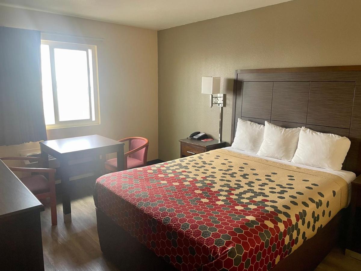 Econo Lodge Inn & Suites Corning Eksteriør billede