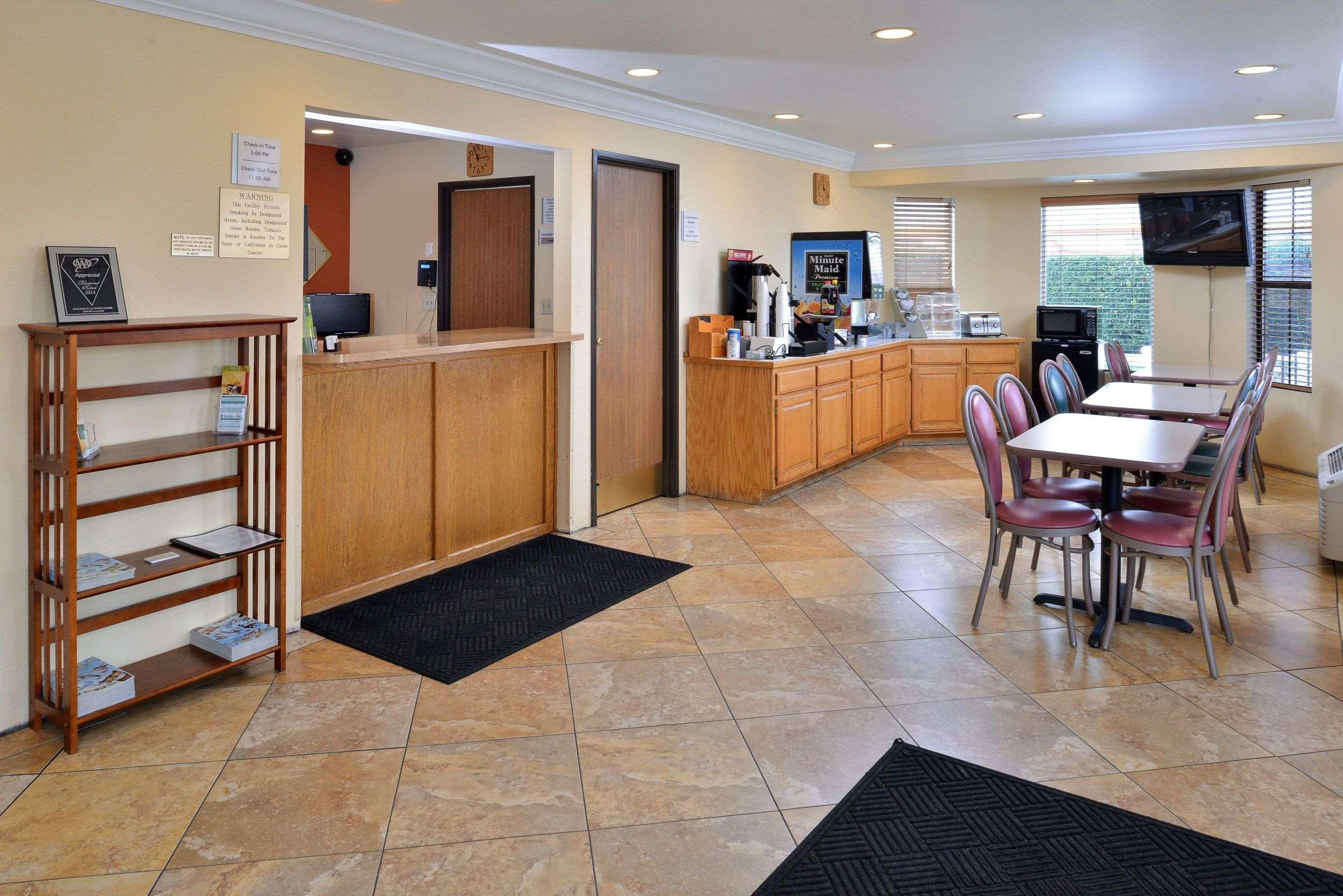 Econo Lodge Inn & Suites Corning Eksteriør billede
