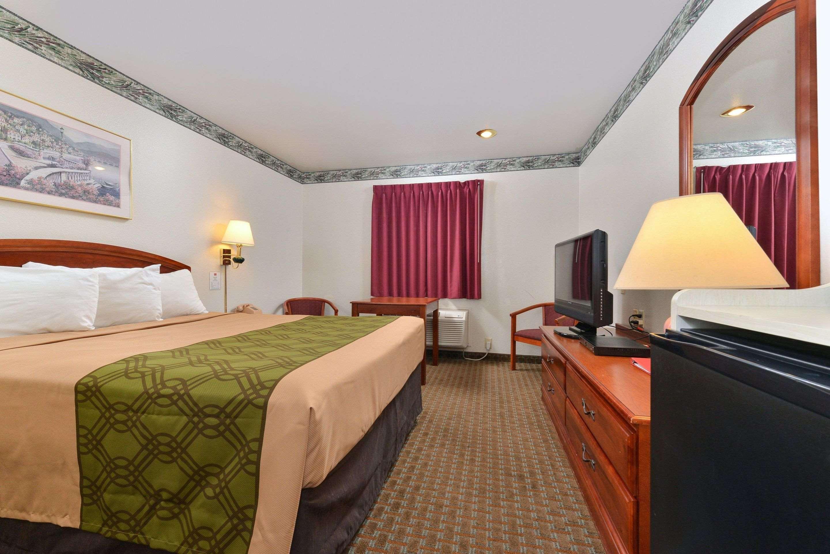 Econo Lodge Inn & Suites Corning Eksteriør billede