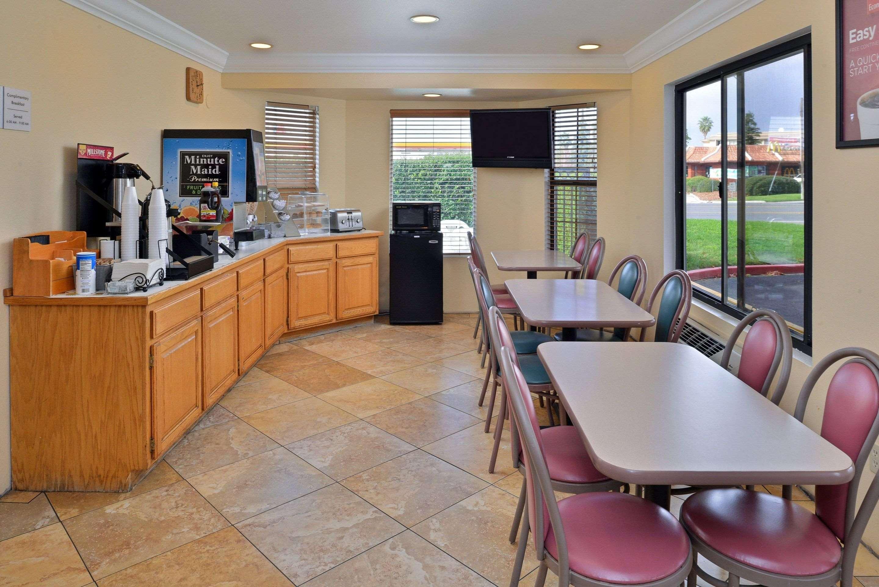 Econo Lodge Inn & Suites Corning Eksteriør billede