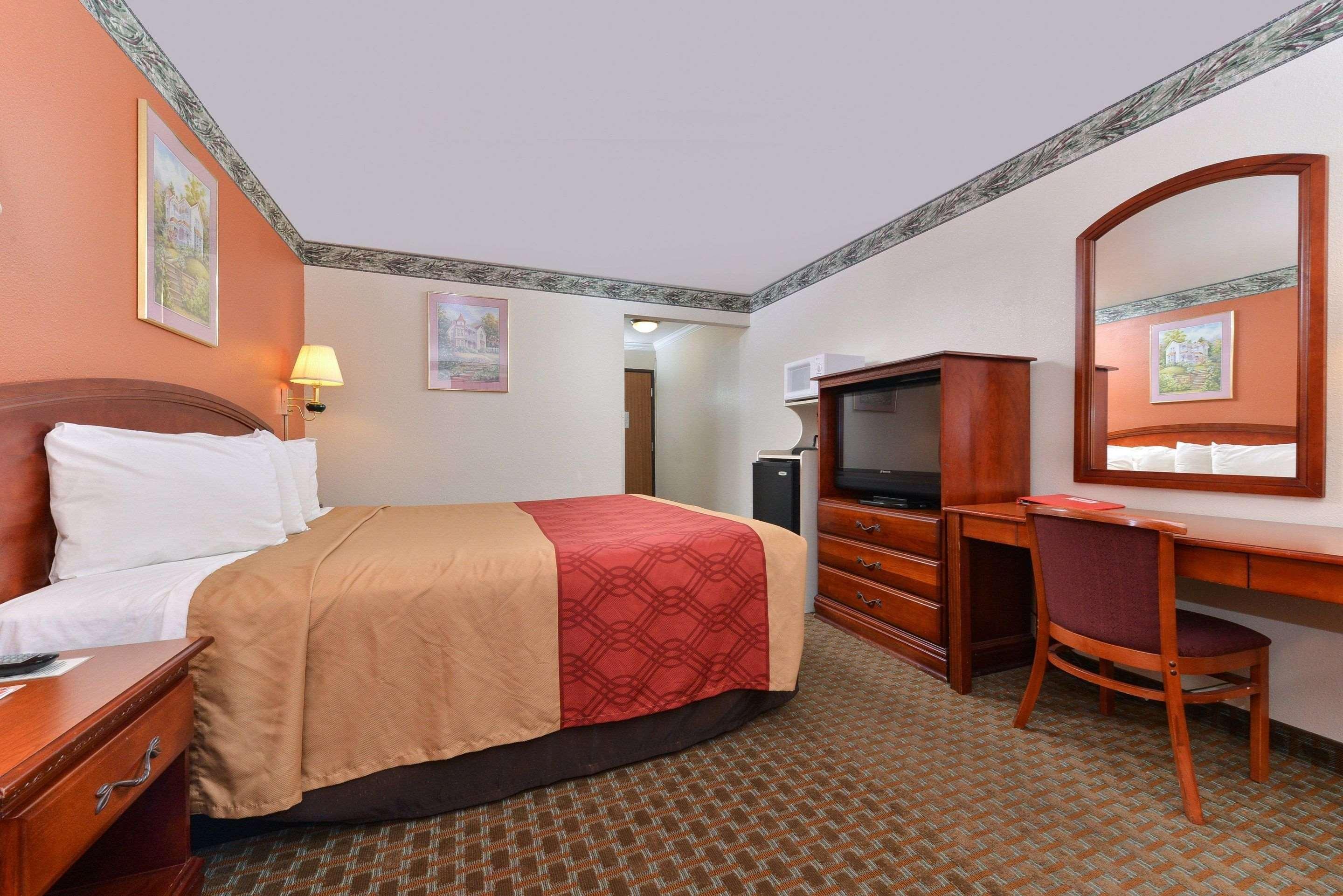 Econo Lodge Inn & Suites Corning Eksteriør billede