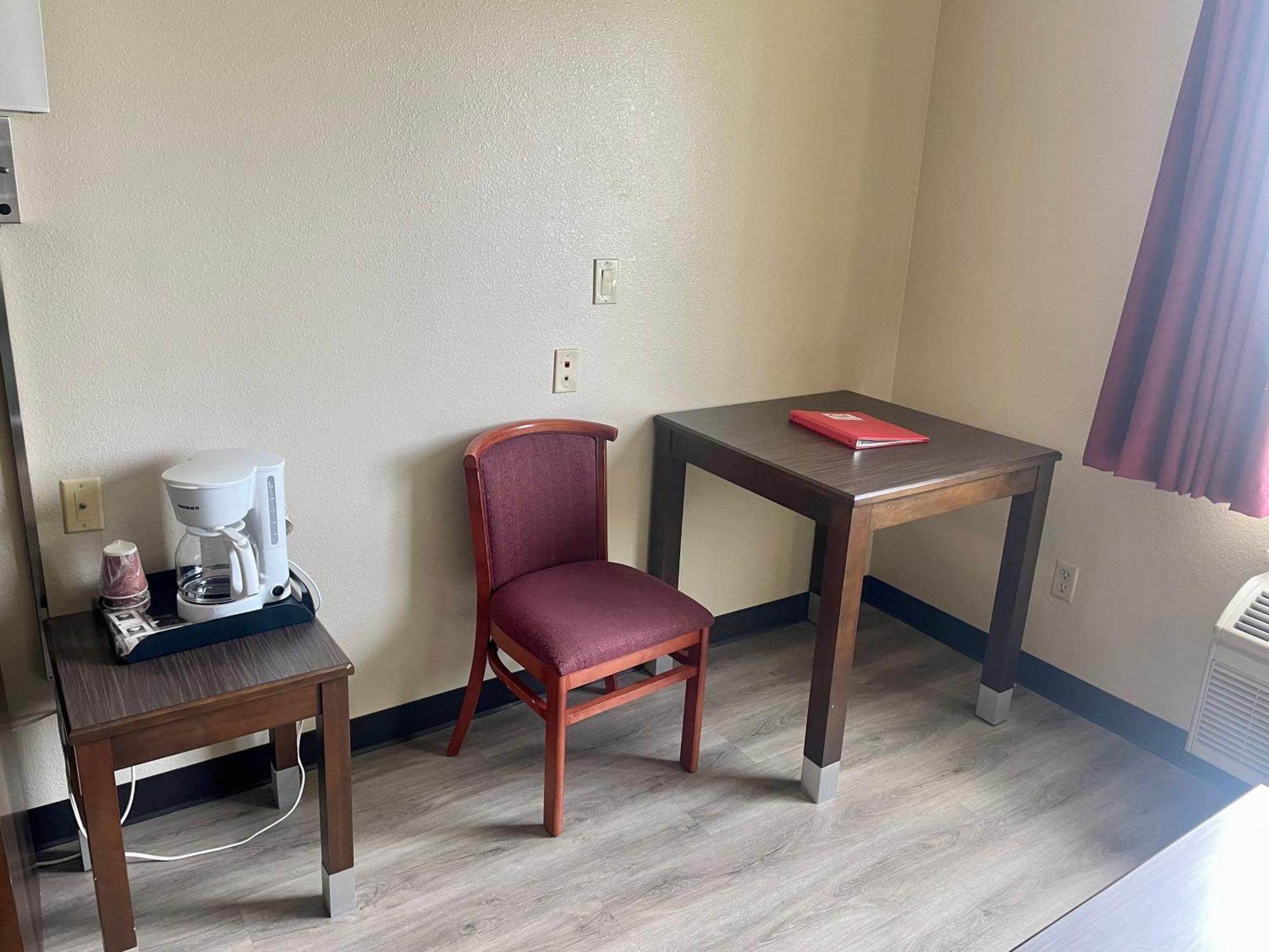 Econo Lodge Inn & Suites Corning Værelse billede
